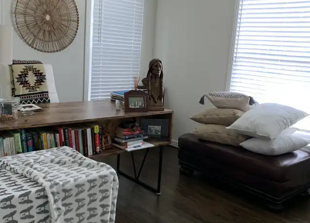 Property at 5820 Locke Ave, Fort Worth, TX, 76107, 2 beds, 1 bath, [object Object]