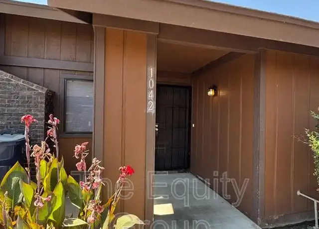 Property at 1042 N Jefferson St, Tulare, CA, 93274, 2 beds, 1 bath, [object Object]