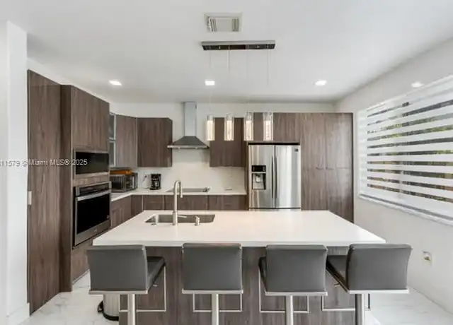 Property at 11437 NW 76th Ter, Doral, FL, 33178, 4 beds, 2.5 baths, [object Object]