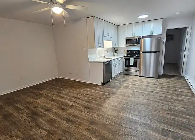 Property at Brookfield at Lynndale - 3300 Evans St, Greenville, NC, 27834, 1-2 bed, 1 bath, [object Object]