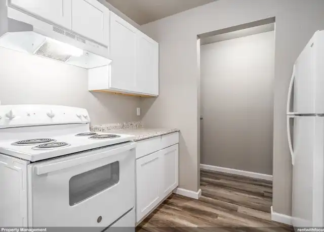 Property at 505 Oakridge Ln Unit 16, New London, WI, 54961, 2 beds, 1 bath, [object Object]