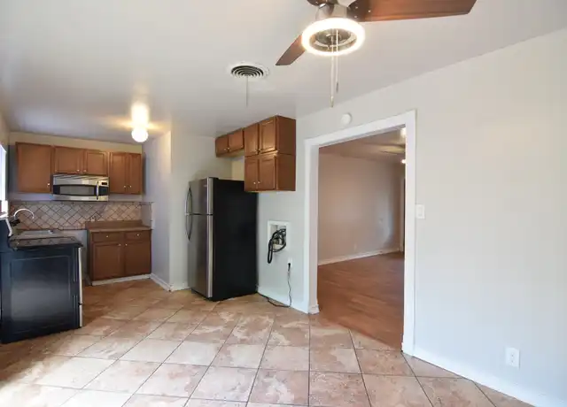 Property at 311 Crockett Dr, Killeen, TX, 76541, 3 beds, 2 baths, [object Object]