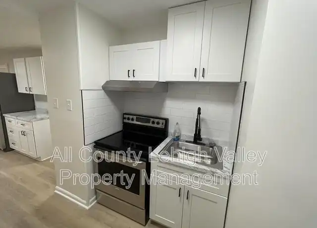 Property at 603 N 9th St, Allentown, PA, 18102, 2 beds, 1 bath, [object Object]