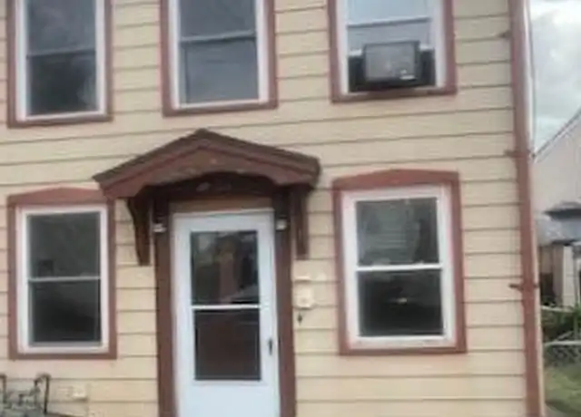 Property at 123 N Market St, Mechanicsburg, PA, 17055, 3 beds, 1 bath, [object Object]