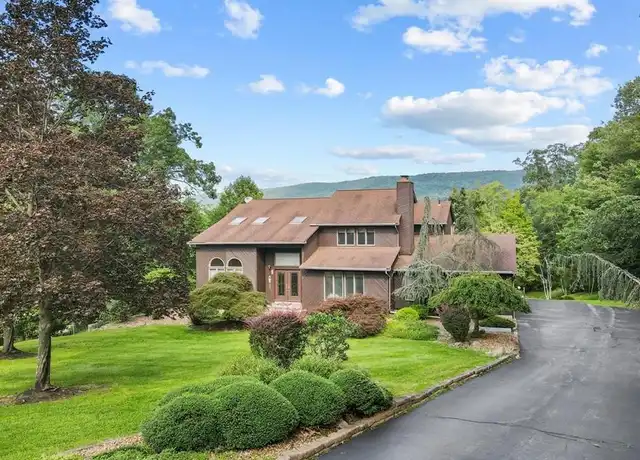 Property at 20 Pearce Dr, Highland Mills, NY, 10930, 4 beds, 3.5 baths, [object Object]