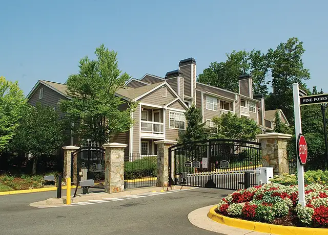 Photo of 12101 Pine Forest Cir, Fairfax, VA 22030