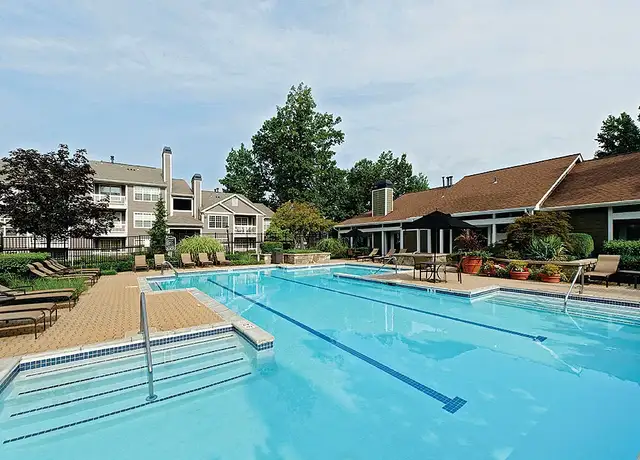 Photo of 12101 Pine Forest Cir, Fairfax, VA 22030