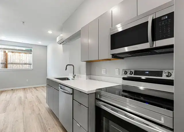 Property at 7150 N Greenwich Ave Unit 2, Portland, OR, 97217, 1 bed, 1 bath, [object Object]