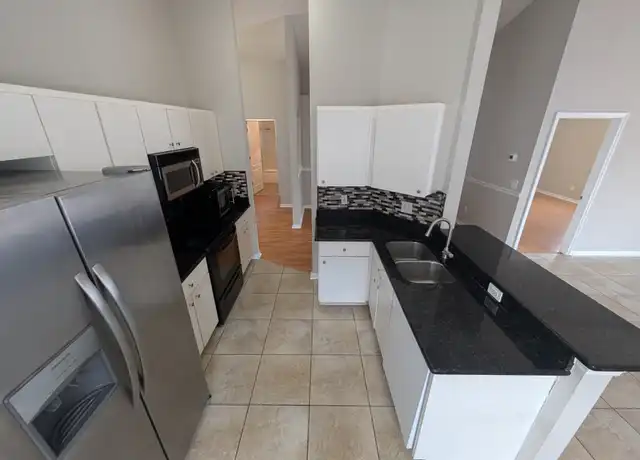 Property at 913 Stallion Way, Valrico, FL, 33594, 3 beds, 2 baths, [object Object]
