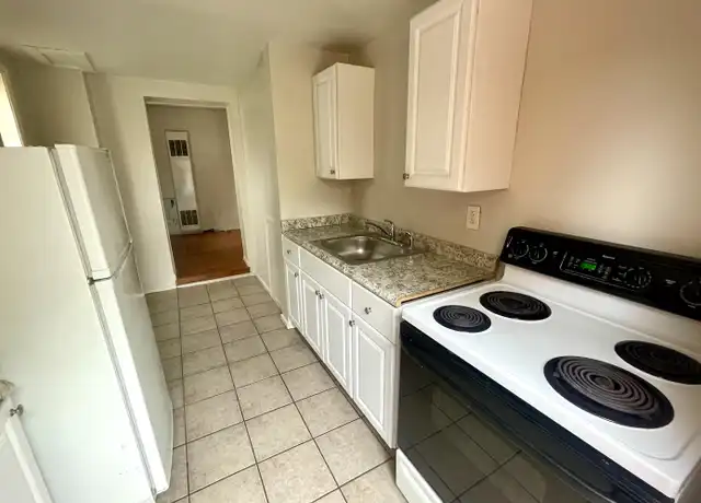 Property at 152 S Fairmount St Unit 2, Pittsburgh, PA, 15206, 1 bed, 1 bath, [object Object]