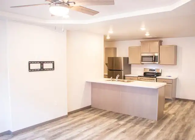 Property at 4576 London Rd Unit 4600 10, Eau Claire, WI, 54701, 2 beds, 2 baths, [object Object]