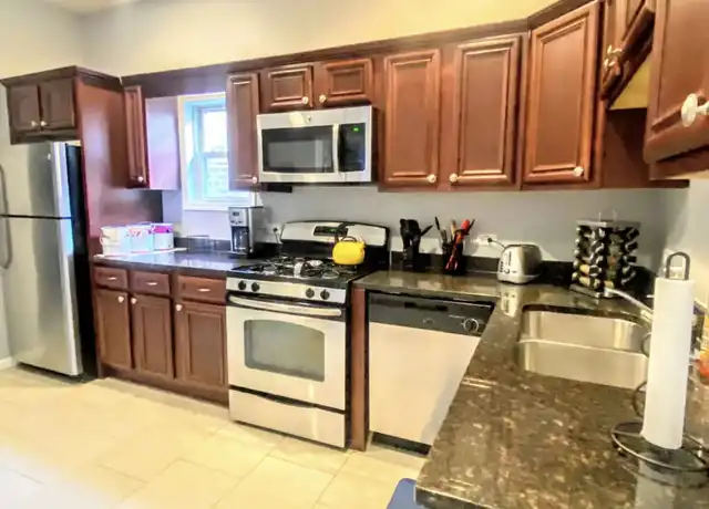 Property at 3727 N Ashland Ave Unit 3F, Chicago, IL, 60613, 4 beds, 2 baths, [object Object]