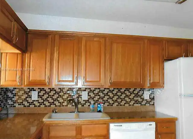 Property at 7900 Camino Cir #401, Miami, FL, 33143, 1 bed, 1 bath, [object Object]