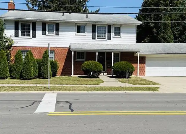 Property at 1414 Crooks Rd Unit 2, Royal Oak, MI, 48067, 3 beds, 2 baths, [object Object]