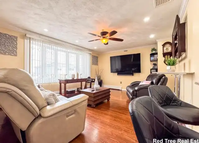 Property at 34 Rumney Rd, Revere, MA, 02151, 3 beds, 1 bath, [object Object]