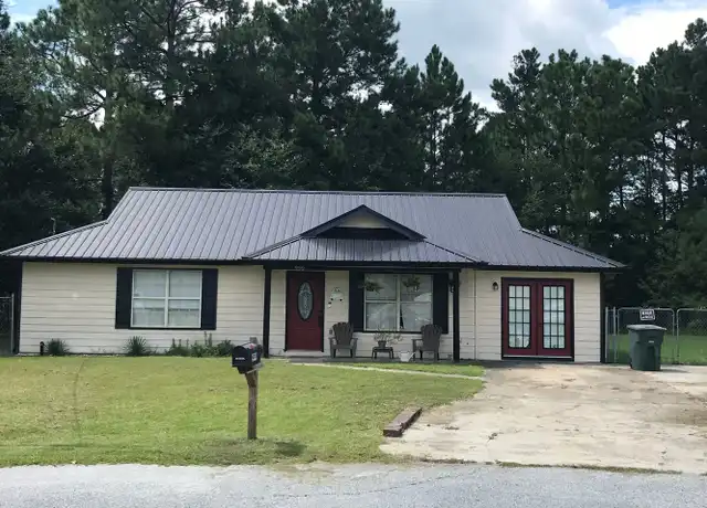 Property at 999 Ridgeland Dr, Hinesville, GA, 31313, 4 beds, 2 baths, [object Object]
