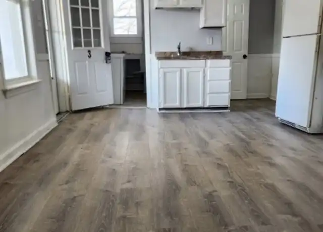 Property at 29 Peck St Unit 3, Southbridge, MA, 01550, 4 beds, 1 bath, [object Object]