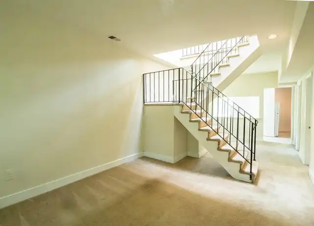 Property at 1810 Ingleside Ter NW Unit 4, Washington, DC, 20010, 1 bed, 1.5 baths, [object Object]