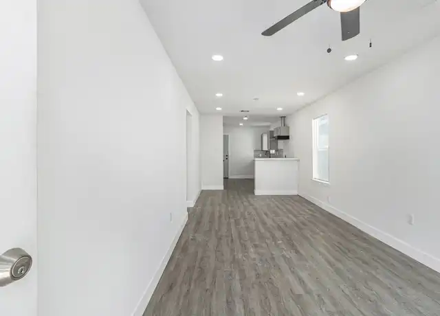 Property at 4912 Lee St, Houston, TX, 77020, 2 beds, 1 bath, [object Object]