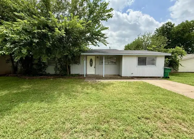 Property at 117 W Garden Dr, Iowa Park, TX, 76367, 4 beds, 1 bath, [object Object]