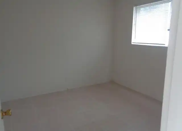 Property at 633 NW 11th Ave #2, Fort Lauderdale, FL, 33311, 2 beds, 1 bath, [object Object]