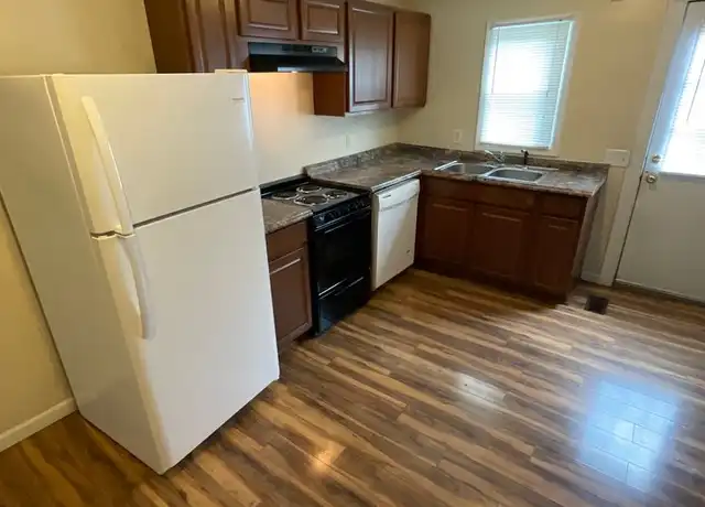 Property at 416 N Lincoln St Apt 6, Bloomington, IN, 47408, 1 bed, 1 bath, [object Object]