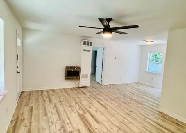 Property at 715 S 3rd St Unit E5, Smithfield, NC, 27577, 1 bed, 1 bath, [object Object]