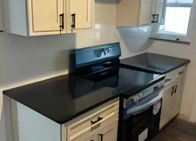 Property at 161 Hollywood Blvd, Steubenville, OH, 43952, 2 beds, 1 bath, [object Object]