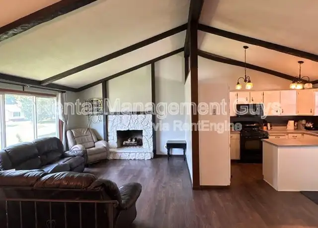 Property at 1911 Grant Rd, Saint Paul, MN, 55112, 4 beds, 2 baths, [object Object]