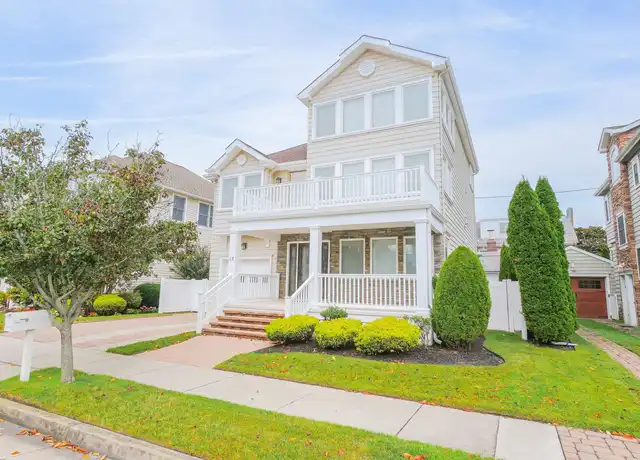 Property at 13 S Vendome Ave, Margate City, NJ, 08402, 4 beds, 2.5 baths, [object Object]