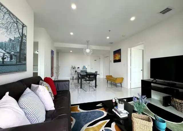 Property at Southwest 32nd Avenue 2280 - SW 32nd Ct Unit 1056257P, Miami, FL, 33145, 1 bed, 1 bath, [object Object]