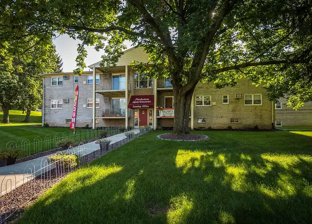 Photo of 5 Jordan Dr, Whitehall, PA 18052