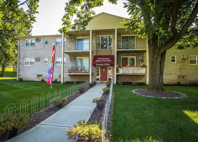 Photo of 5 Jordan Dr, Whitehall, PA 18052