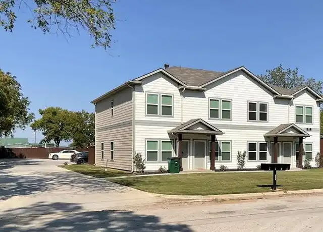 Property at 207 W Cloud St Unit D, Gainesville, TX, 76240, 2 beds, 2 baths, [object Object]