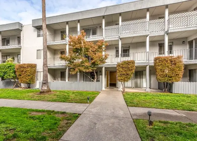 Photo of 1333 W Steele Ln, Santa Rosa, CA 95403