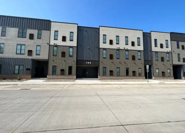 Property at 103 W Lyon St Unit 108, Marshall, MN, 56258, 1 bed, 1 bath, [object Object]