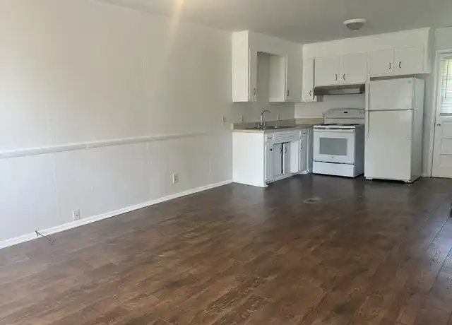 Property at 1017 Clover Ave, Murfreesboro, TN, 37130, 2 beds, 1 bath, [object Object]