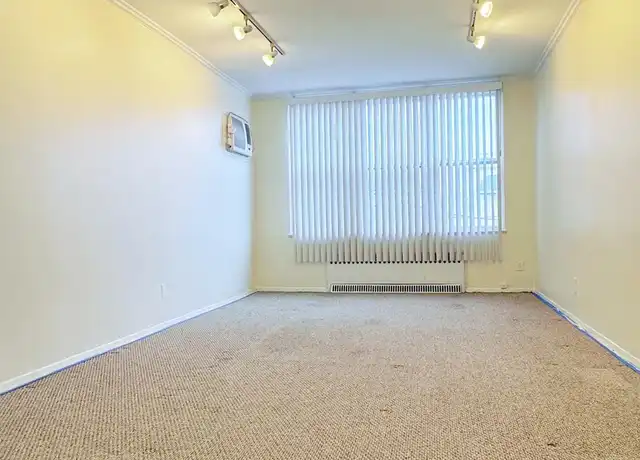 Property at 7819 85th St, Glendale, NY, 11385, 3 beds, 1 bath, [object Object]