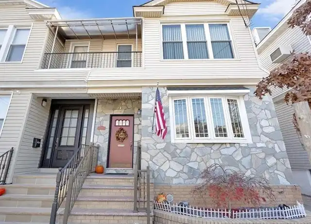 Property at 7819 85th St, Glendale, NY, 11385, 3 beds, 1 bath, [object Object]