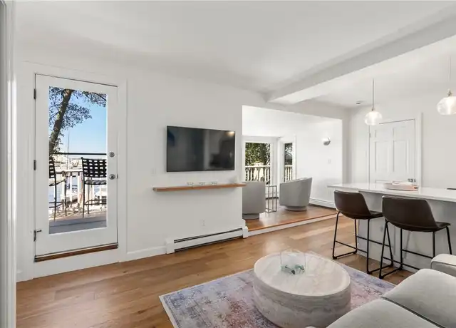 Property at 58 Washington St Unit 3, Newport, RI, 02840, 1 bed, 1 bath, [object Object]