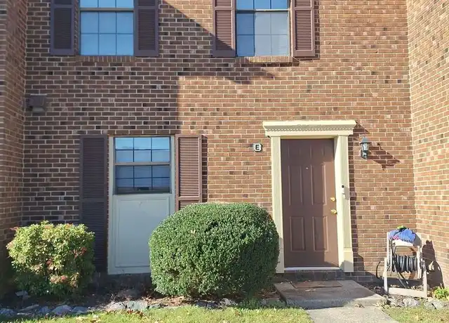 Property at 300 Circuit Ln Unit CIR300E-CD, Newport News, VA, 23608, 3 beds, 1.5 baths, [object Object]