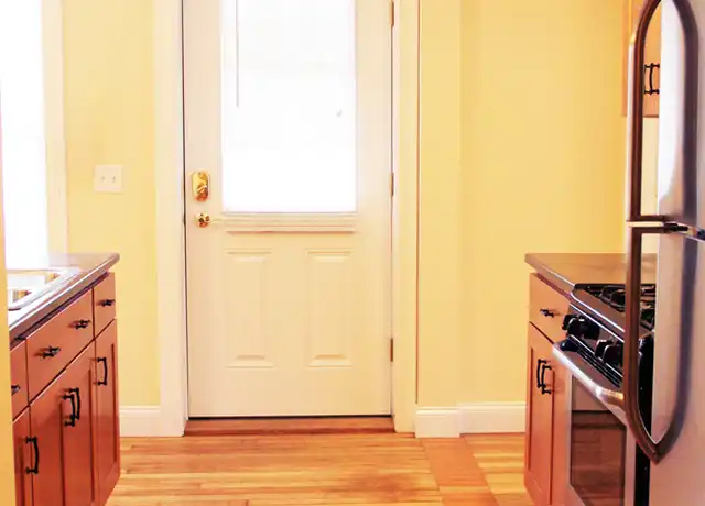 Property at 40 Blodgett St Apt 2, Burlington, VT, 05401, 3 beds, 1 bath, [object Object]