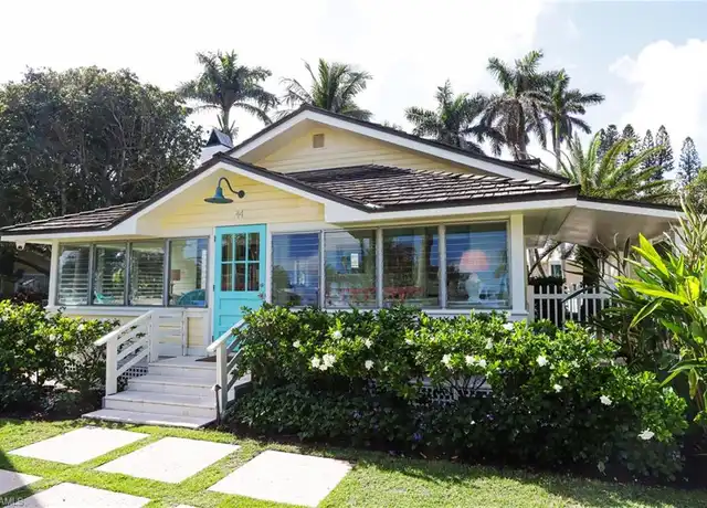 Property at 44 11th Ave S, Naples, FL, 34102, 2 beds, 2 baths, [object Object]