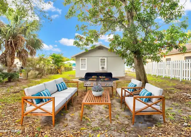 Property at 2828 NW 7th St Unit n/a, Fort Lauderdale, FL, 33311, 2 beds, 1 bath, [object Object]