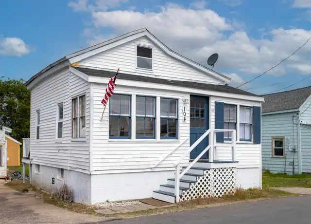 Property at 104 Cable Ave, Salisbury, MA, 01952, 2 beds, 1 bath, [object Object]