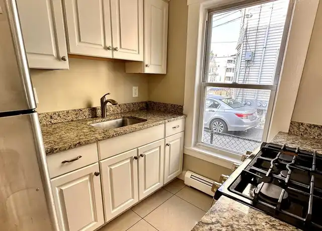Property at 119 Andover St Unit 1, Lawrence, MA, 01843, 1 bed, 1 bath, [object Object]