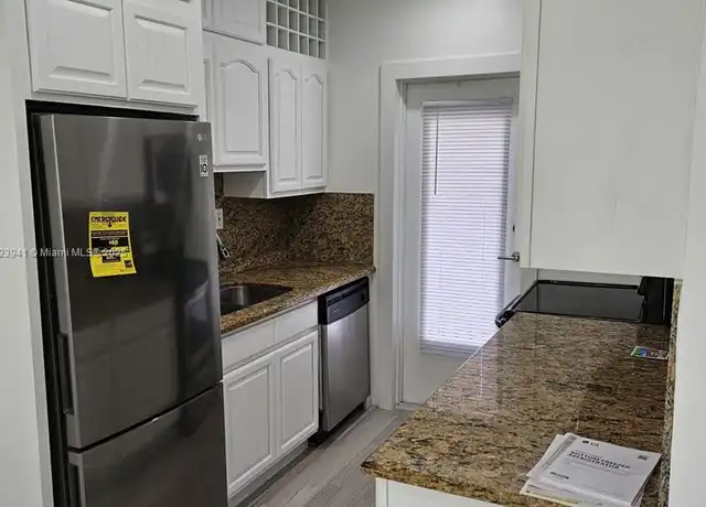 Property at 95 Edgewater Dr #201, Coral Gables, FL, 33133, 2 beds, 2 baths, [object Object]