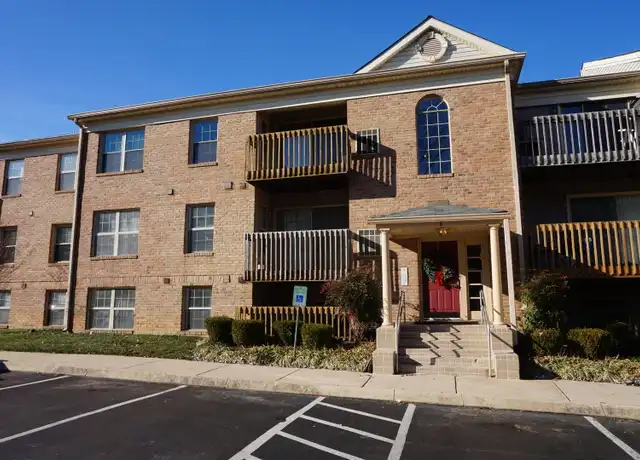 Property at 6 Banyan Wood Ct, Essex, MD, 21221, 2 beds, 1 bath, [object Object]