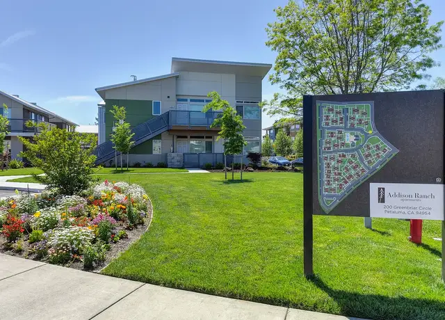 Photo of 200 Greenbriar Cir, Petaluma, CA 94954