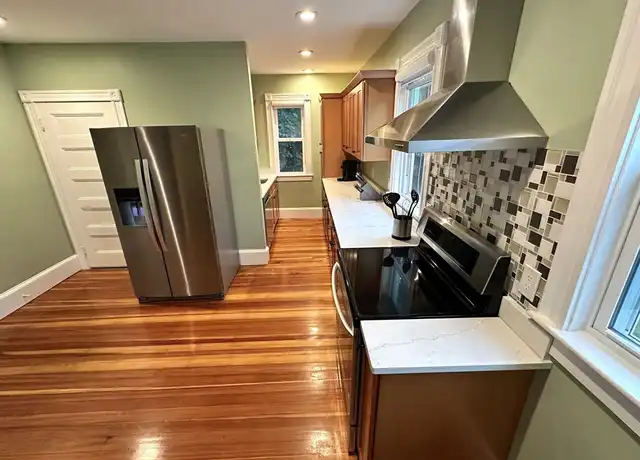 Property at 23 Fuller St Unit 1, Waltham, MA, 02453, 5 beds, 1 bath, [object Object]